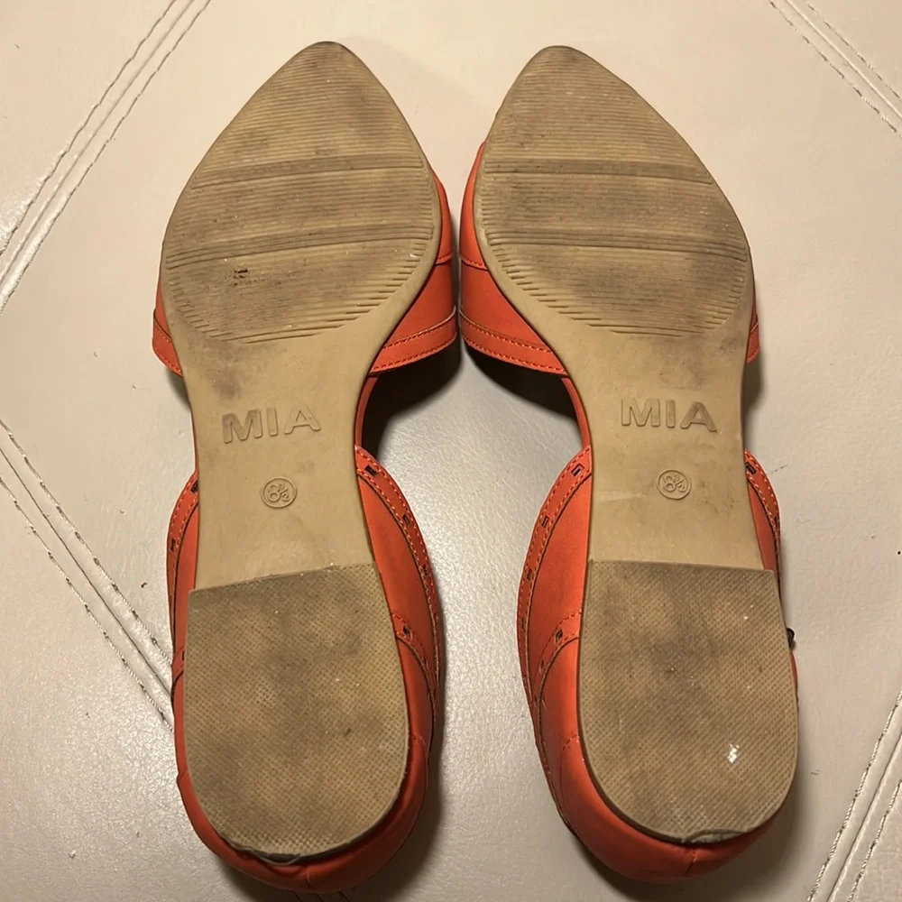 Orange flats - Picture 3 of 3